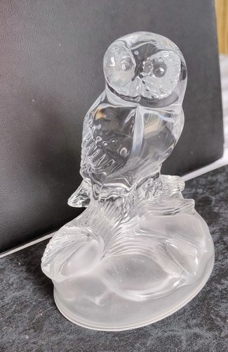 Glass owl collectable good - glass,