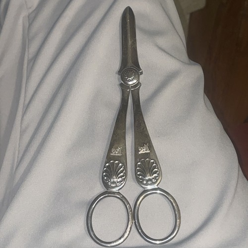 Victorian grape shears - grape,