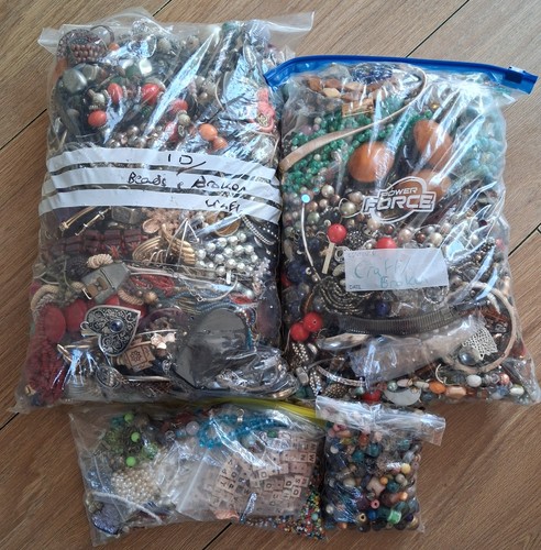 Large broken costume jewellery - broken,