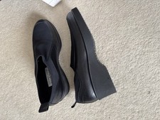 Ladies Black Donald Pliner