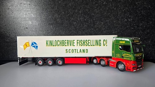 Kinlochbervie fishselling man - fishselling,