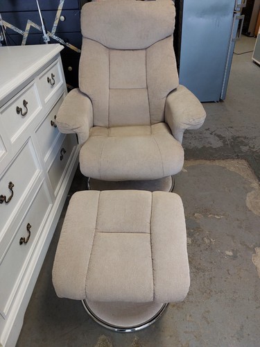 Lovely reclining armchair - lovely,