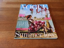 Vogue magazine 2005 UK choose your issue from the dropdown list