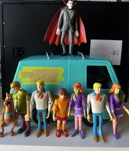 Scooby doo mystery machine van - doo,