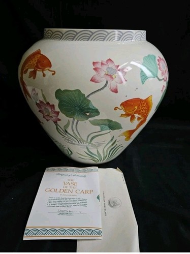 The vase - of, carp