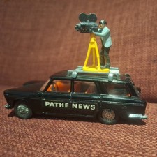 DINKY TOYS NO 281 PATHE NEWS
