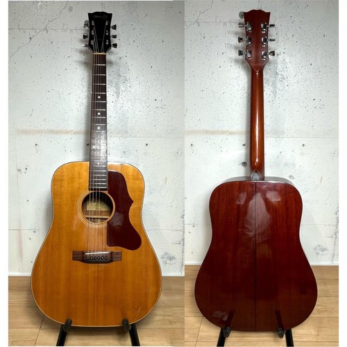 Three acoustic guitar - three, s