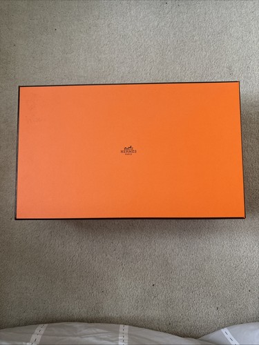 Empty hermes box - empty,