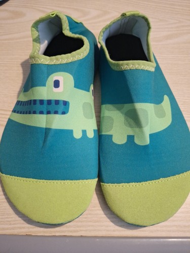 Alligator water shoes new - new, size