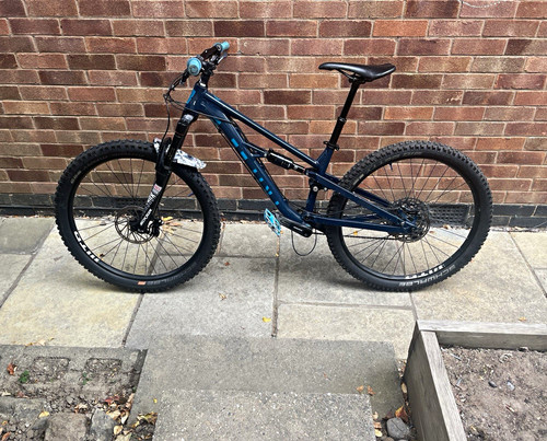 Calibre triple mountain bike - b,