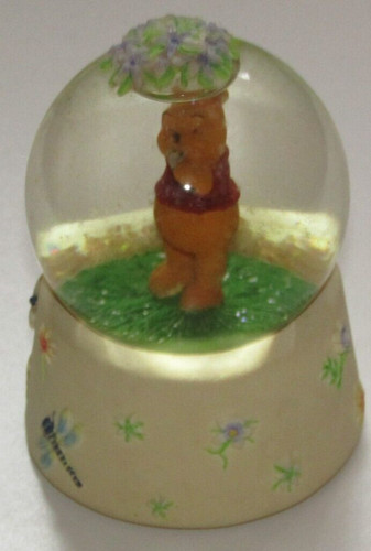 Disney snowglobe winnie - snowglobe, the