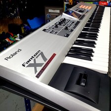 Roland Fantom X7 Workstation Keyboard + SRX-07 Expansion & Flightcase