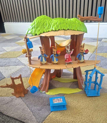 Peter rabbit secret treehouse - peter,