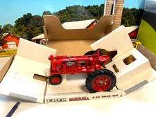 ERTL.1:16. McCORMIC DEERING