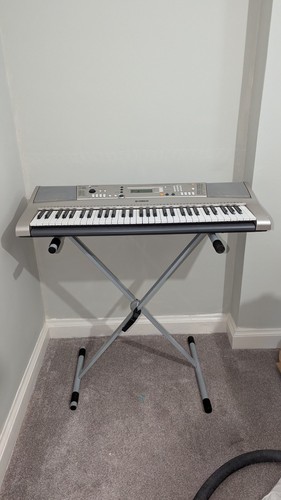 Yamaha psr e313 - 61-key, touch