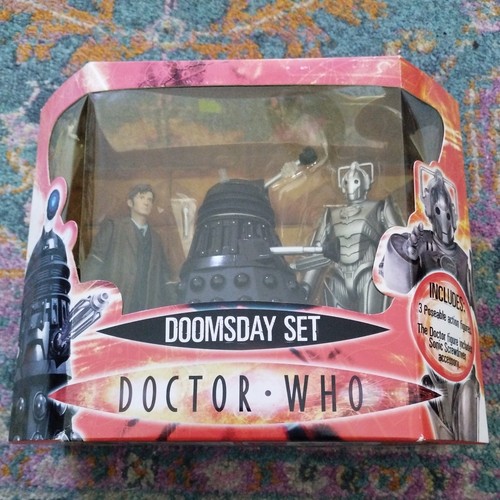Doctor who doomsday - doctor, set