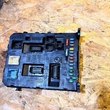 PEUGEOT 407 / CITROEN C4 FUSE BOX MODULE ECU 281171731B