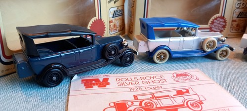 Age model cars lledo 9 - 8+,