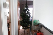 GORGEOUS 7 FOOT BERRY & CONE CHRISTMAS TREE****EXCELLENT CONDITION****USED ONCE!