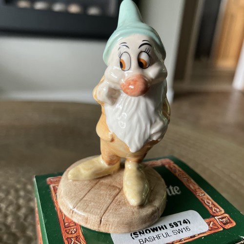 Royal doulton disneys snow - disneys,