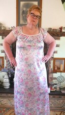 Vtg Floral Long Antron Nylon