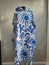 Topanga Nahla Blue & White