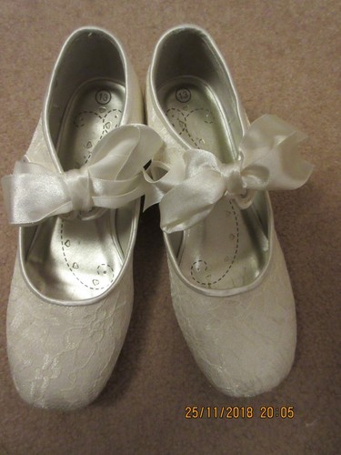 Bridesmaid ivory and lace - bridesmaid's,