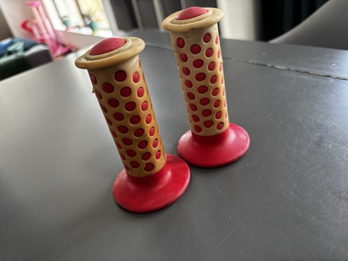 Yellow and red - yellow, grips