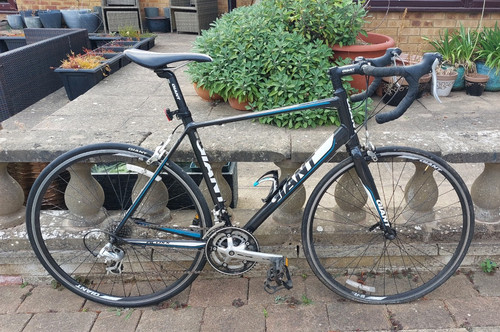 Giant defy road bike 700c - bike,
