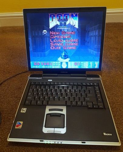 Retro toshiba win 98se - retro, laptop