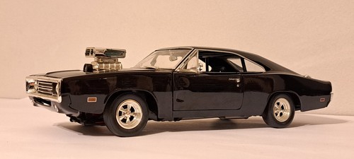 Scale 1970 dodge charger - 1:18,