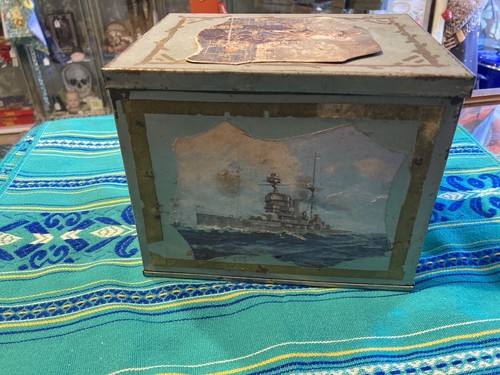 Lovely old tin decorated with - tin,