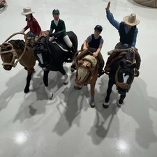4x Schleich Retired Horses