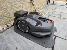 Husqvarna Automower 305E NERA with wire free EdgeCut, 600M