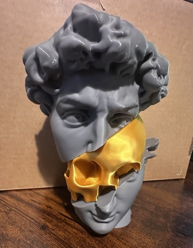 Grey gold freestanding - &,