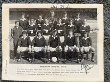 Manchester United Team group from 1972 signed by 13
