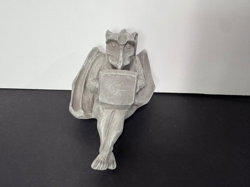 Gargoyle bookworm reading - bookworm,