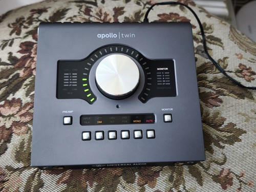Universal audio apollo twin - audio,