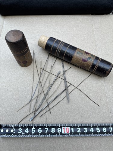 Vintage treen wooden needle - treen,