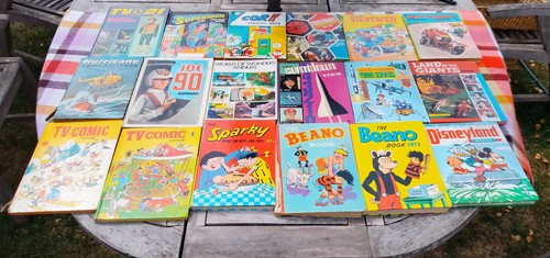 Children annuals job lot - annuals,