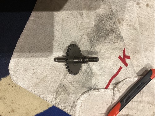 Water pump shaft - cr, 80