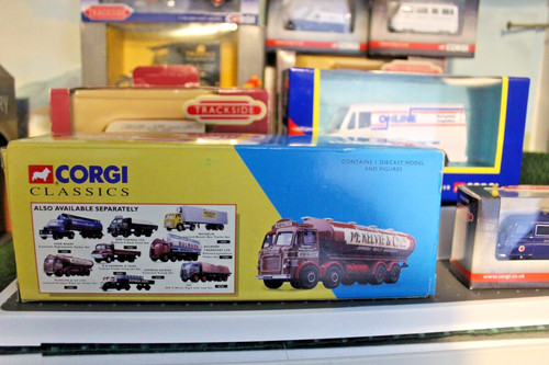 Corgi toys trucks vans - , mib
