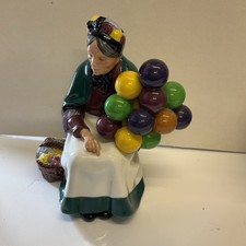  Vintage Royal Doulton Figurine The Old Balloon Seller HN1315 1928 (109/42)