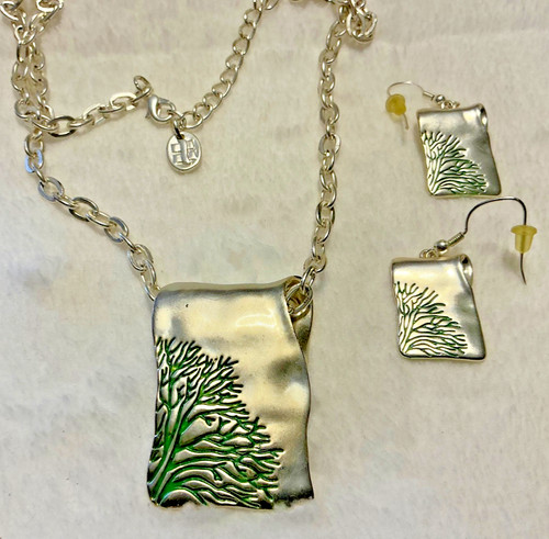 Silver tone tree life - silver,