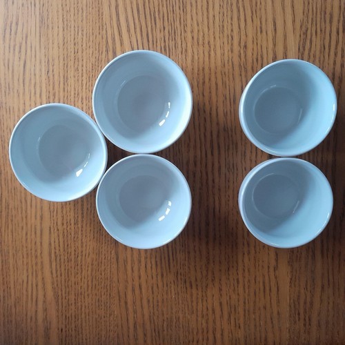 Small white bowls - bowls,, x3