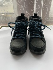 UGG Boots Boys Size 9 In Very