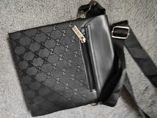 GUCCI MESSENGER BAG!
