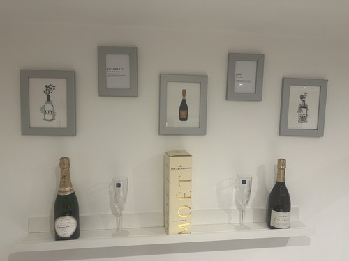 Gin prosecco wall - prosecco,