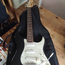 Squier Start Guitar By Fender