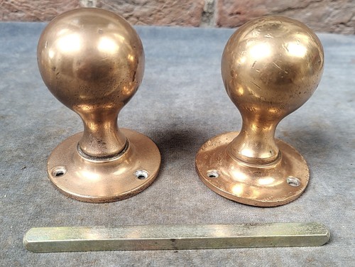 Pair reclaimed round - of,